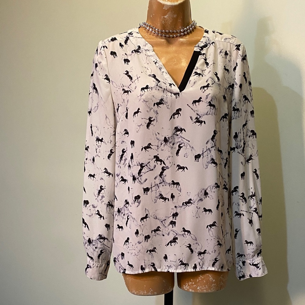 NWOT Kensie Black and White Horse Print Blouse🐎